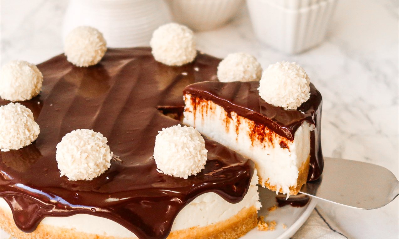 Torta Cremosa coco com Ganache
