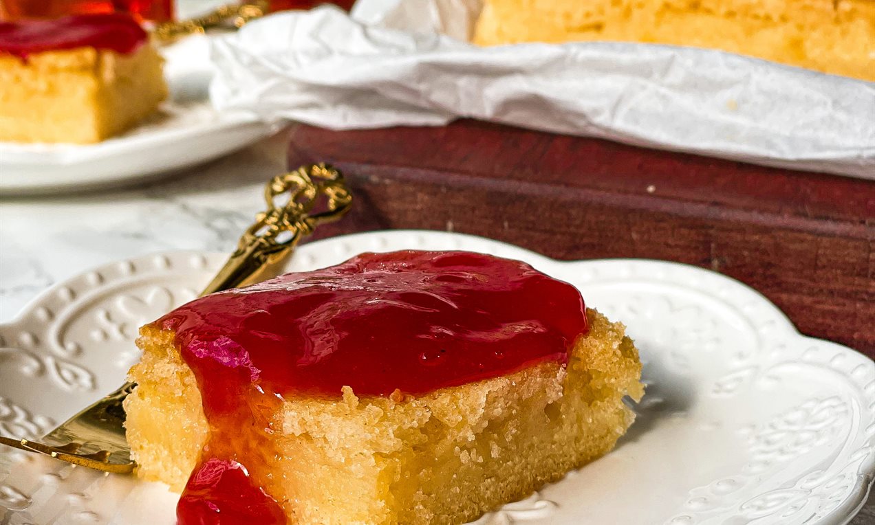 Bolo de Aipim Cremoso com Goiabada