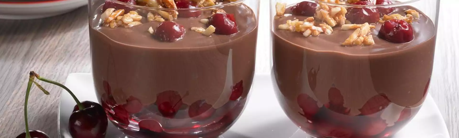 mousse_com_cerejas_e_cafejpg.webp