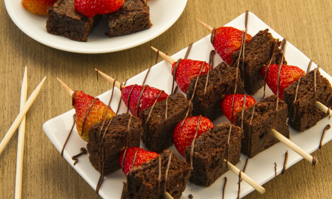 Espetinho de Brownie com Morango